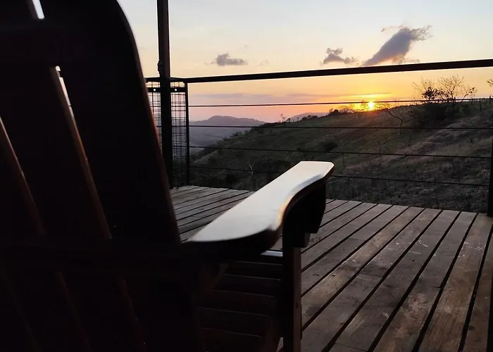 The Sunset Quebrada Gde * Tilarán